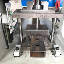 商场展示货架自动送料冲床模具的安装与使用步骤分解